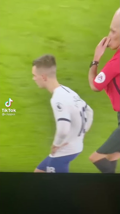 Wavy yellow card (Football Tiktok)