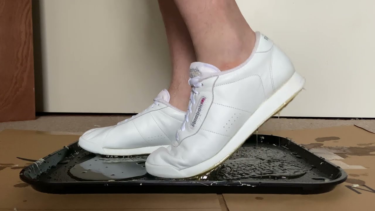 Reebok sneakers sockless toe flexing sticking to Gorilla glue, become stickier and a bit destroyed