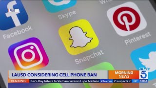 LAUSD to consider cellphone ban