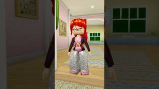 She did the sea lion dance... 😅 #roblox #robloxshorts #shorts