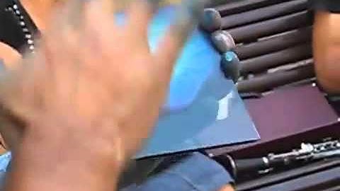 Nghệ sỹ đường phố dùng tay trần vẽ tranh trong nháy mắt   Lạ & Fun   GenK vn