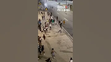 Violencia en #Cuba: pelea a machetazos en el malecón de La Habana #shorts