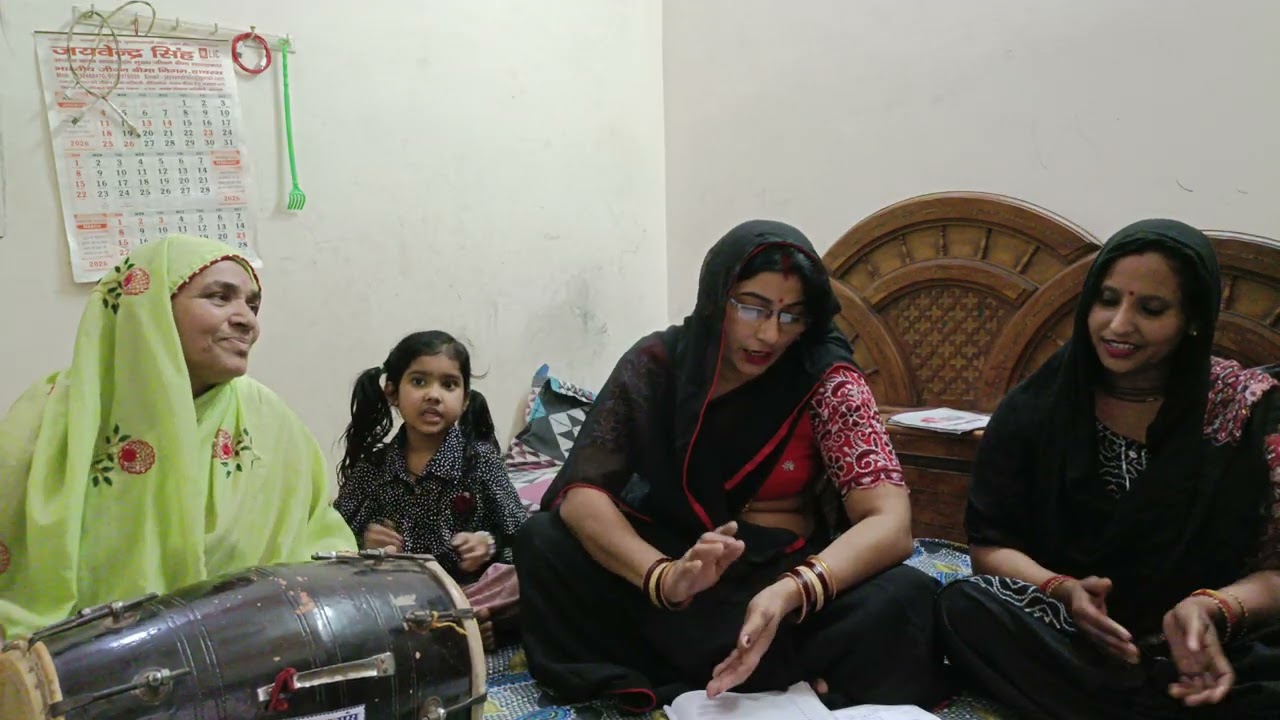 प्रेम के बंधन में मोहन बंद  गए.                                      प्रेमियो ने जो बनाया बन गया