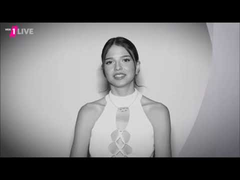 Nina Chuba verwechselt Pfefferkörner Song mit einem anderen Lied