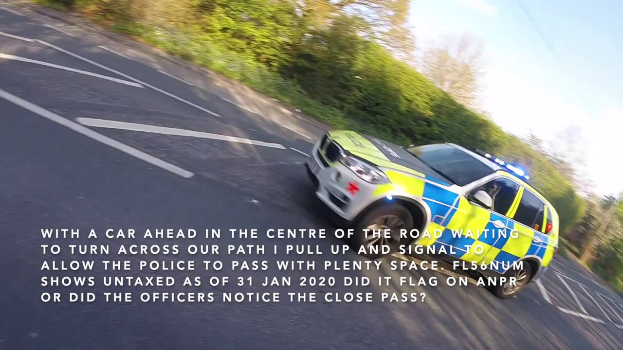 FL65NUM Close passes cyclist in view of Lancs Police - instant karma?
