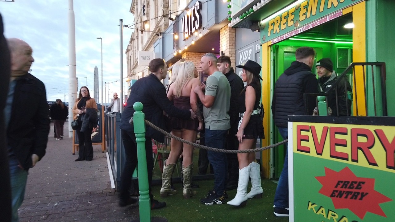 BLACKPOOL saturday evening the sights & sounds & sunset as we past the pubs & bars in town