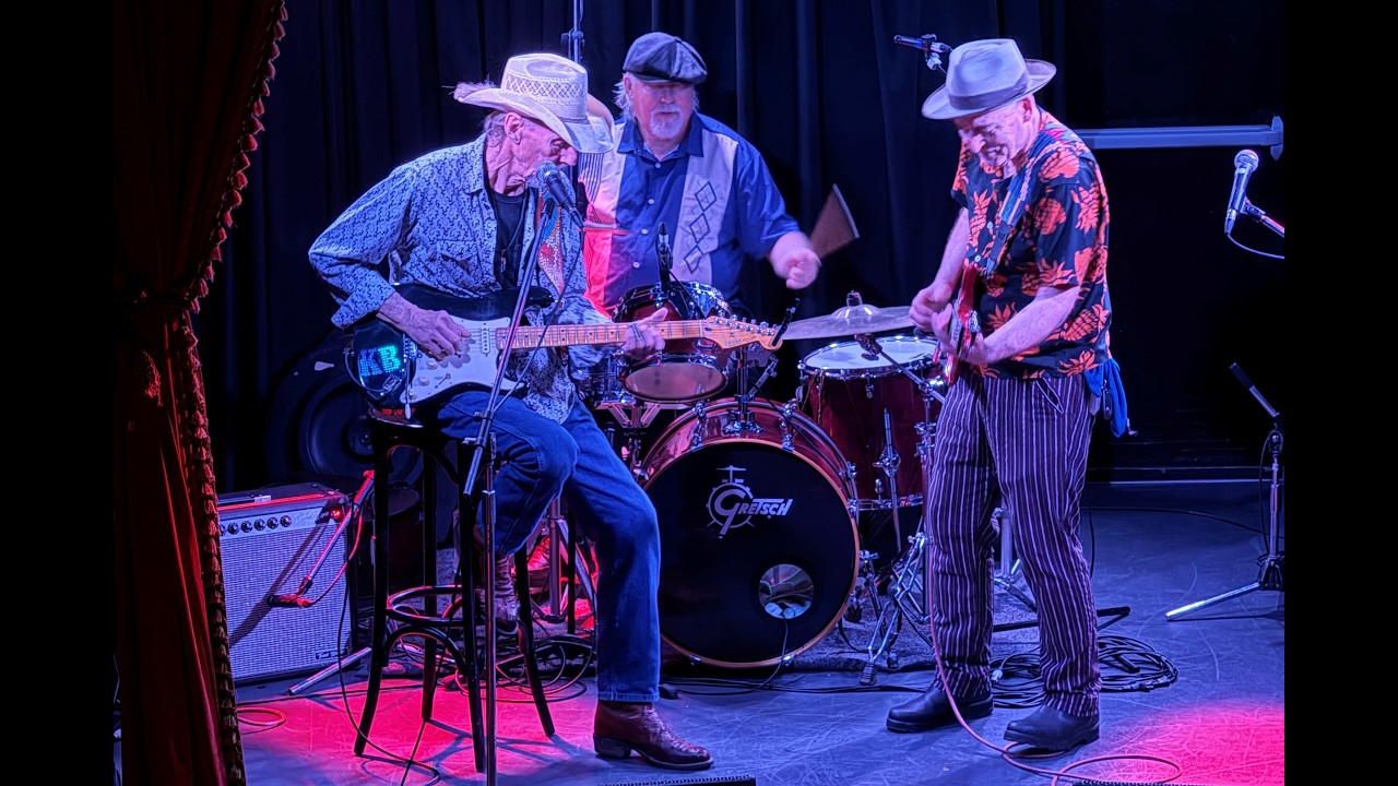 KENNY BROWN (USA) & DOM TURNER (AUS)...