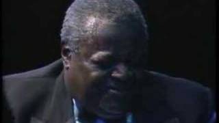 Video voorbeeld van "Oscar Peterson -The Quartet Live feat.Joe Pas-Soft Winds"