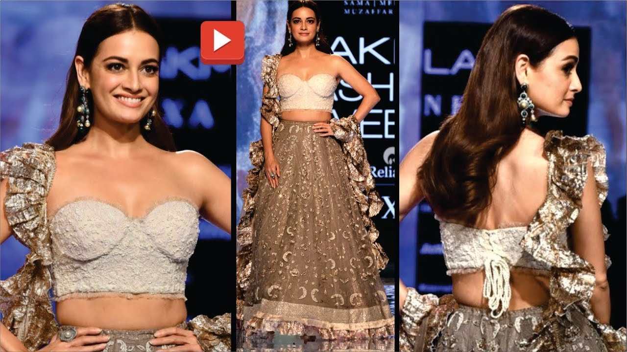 Dia Mirza Hot And B0ld Look At Lakme Fashion Week 2020 Dia Mirza Ramp