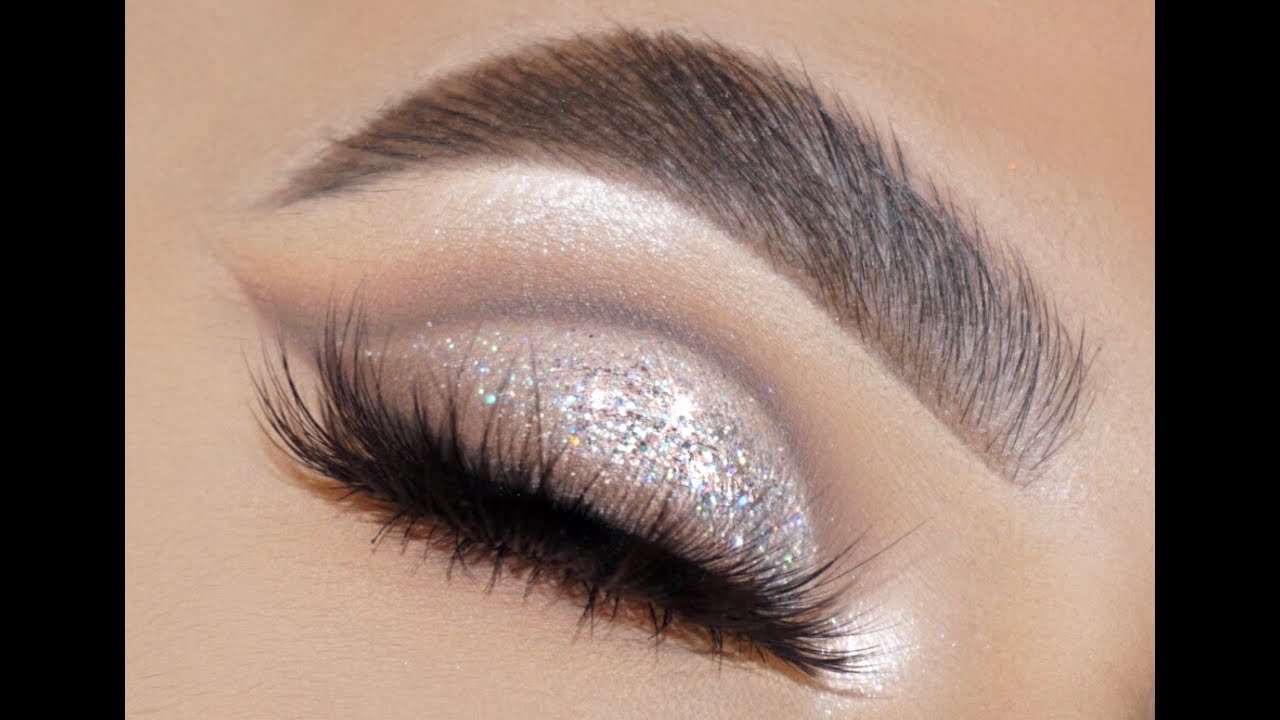 Classic Silver Glitter Eye Makeup Look
