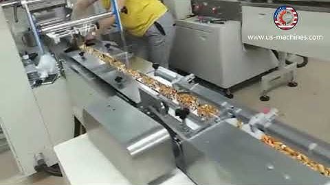 Soft cake biscuit making cutting sorting conveyor feeding flow bag packaging machine
