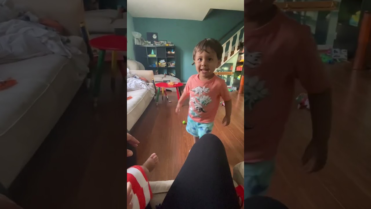 Jordi and mama sing to baby Dado