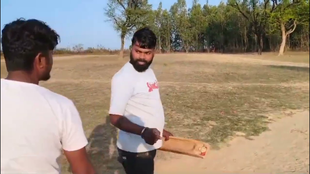 Hamare Gav me maich ho Raha hai APA dekhia Kaisa hai maich tha #carket #gema##Maich #khelne #jarur #