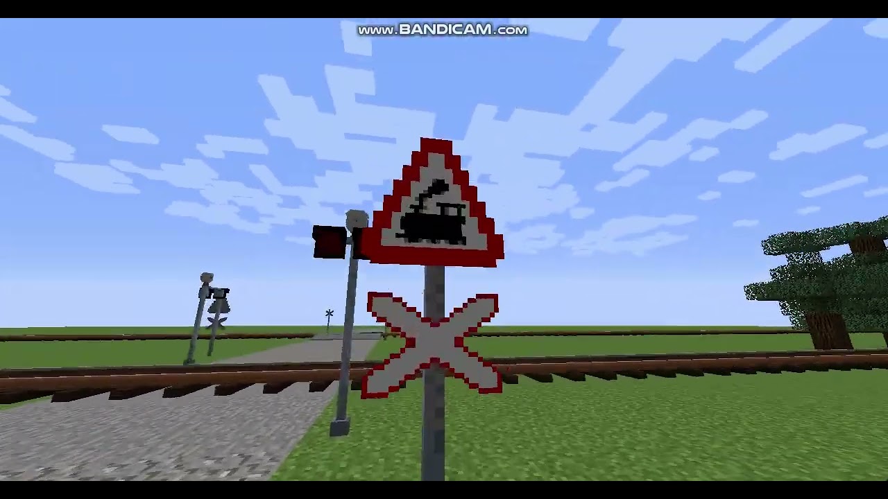 ДР1А на жд переезде в Майнкрафте.