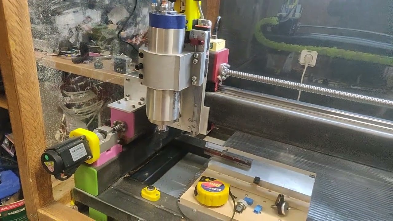 Persei's qtDragon_HD with too TooTall18T's semi automatic tool changing test run on PrintNC v4.