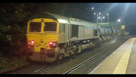 Freightliner Class 66s - 66553 and 66551 passing Woodlesford on RHTT (13/10/25)