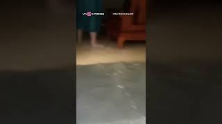 Nước Chảy Như Thác Qua Nhà Dân Xuống Đường Ở Tp Hà Giang Vnexpress