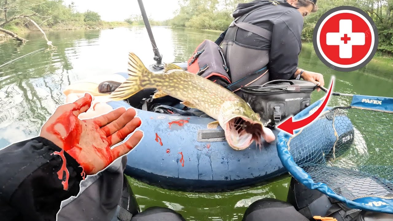 La plus BELLE et la PIRE pêche brochet de l'année !! (1 doigt en moins)