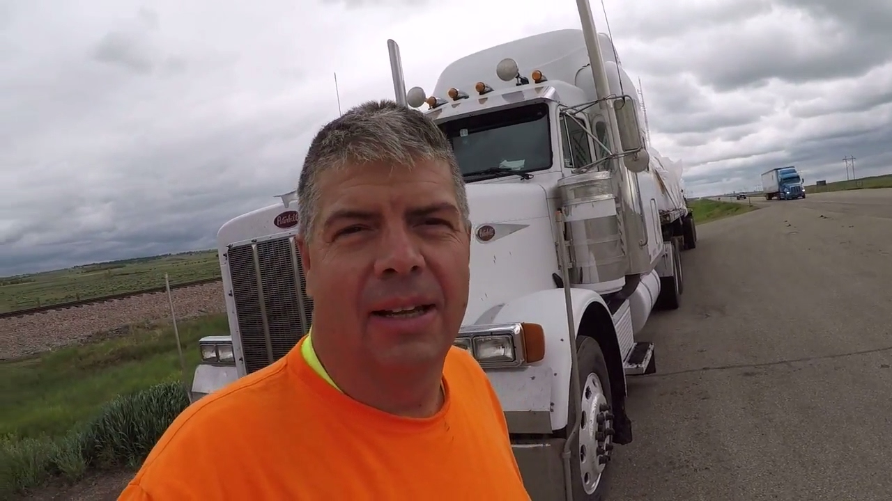 #105 So Much for a Clean Truck The Life of an Owner Operator Flatbed ...
