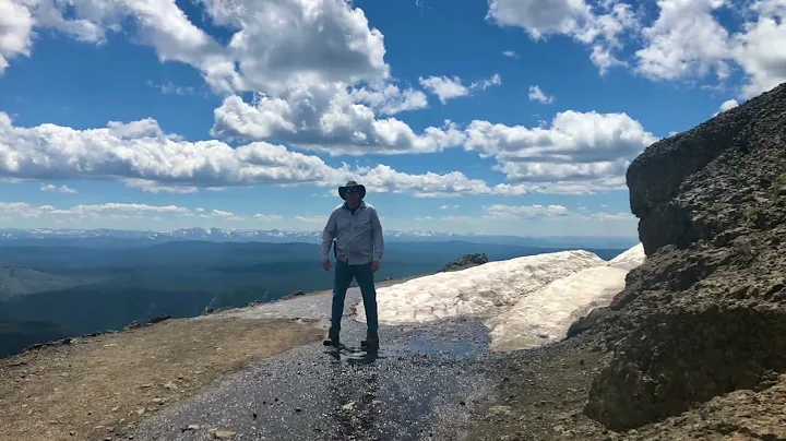 Hike Mt. Washburn  Dunraven Pass to the Summit  Ye...