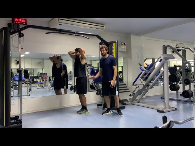 Tricep francês 💪 Um excelente exercício que faz o tricep trabalhar em toda  a sua amplitude do movimento 👇 Existem variadíssimas formas de o  realizar, By Underground Gym