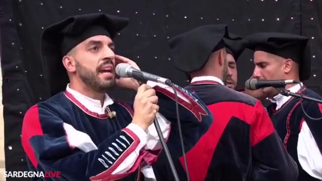 Tenore Santa Ruche e gruppo Sant'Anna di Oniferi a Busachi (parte1)