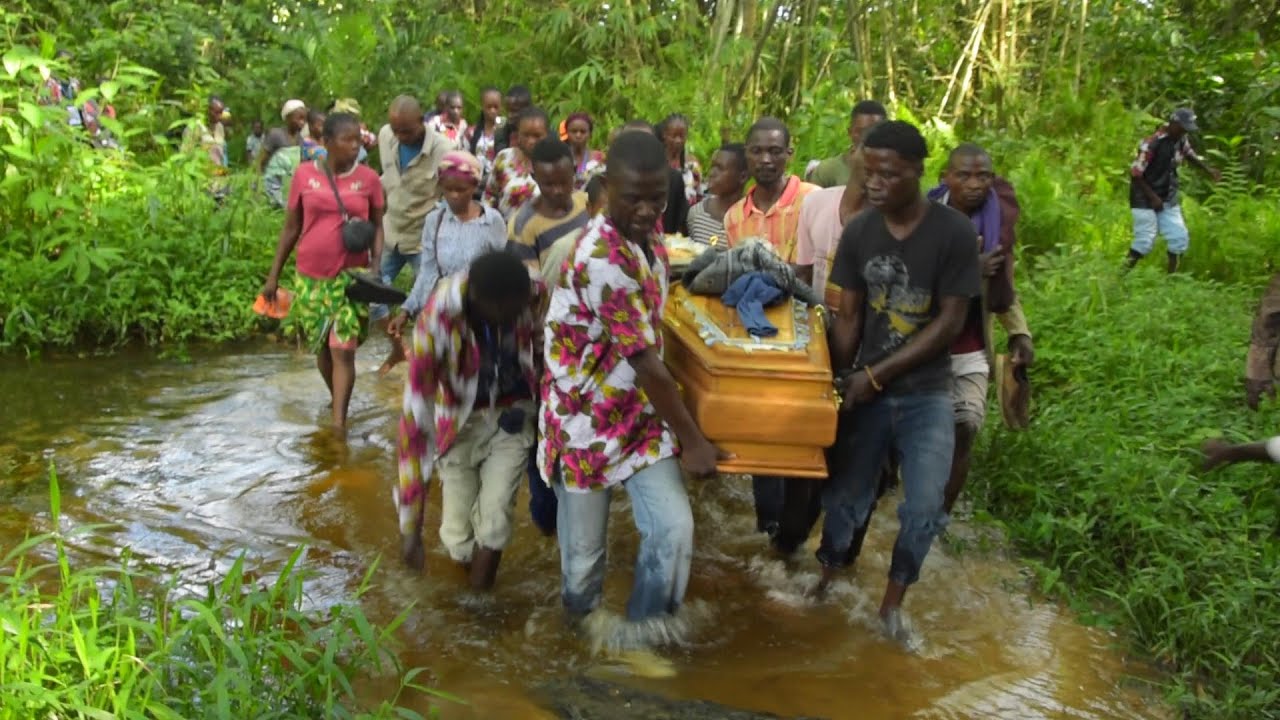 Les funérailles de Dominique NZONZI au village Yokama à Kinkala