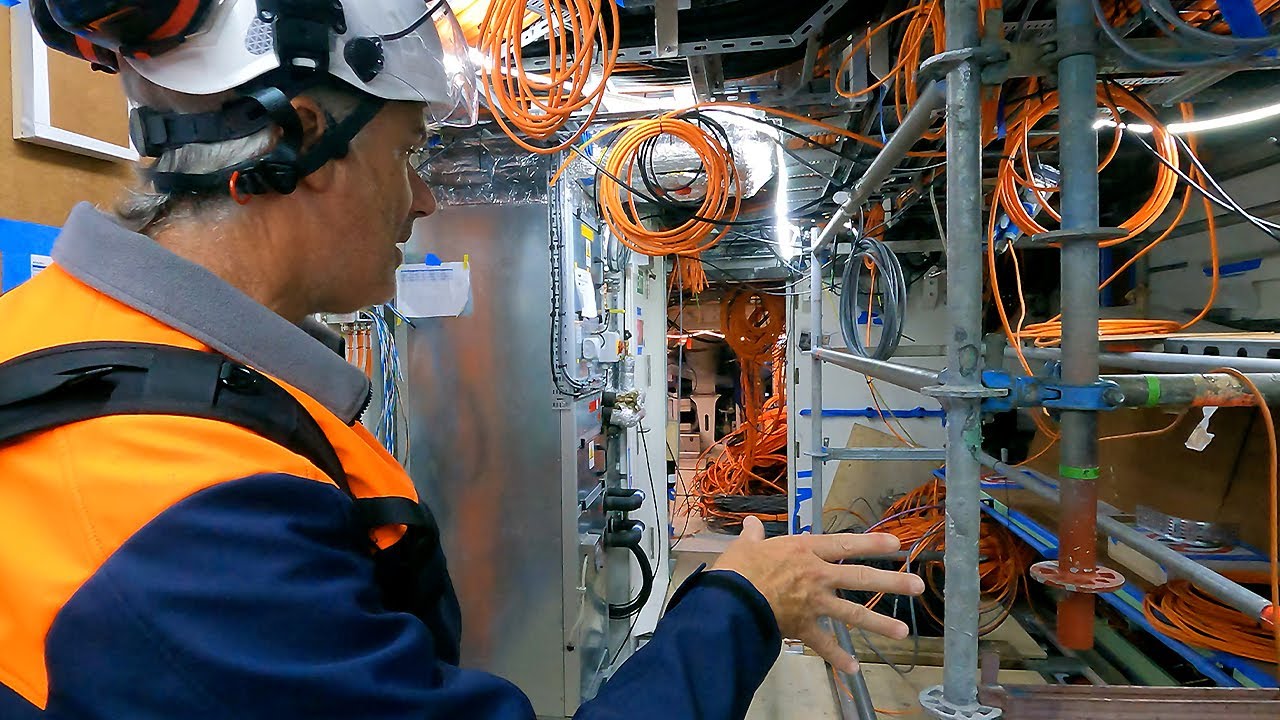 Neues Mehrzweckschiff Scharhörn: Überwältigende Baufortschritte nach einem Jahr Innenausbau