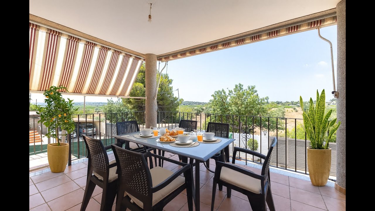 Venta chalet unifamiliar en La Pobla de Vallbona, Valencia, Spain.