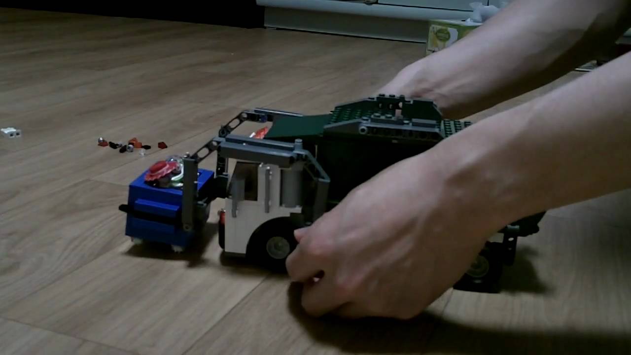 LEGO 7599 Toy Story Garbage Truck - YouTube