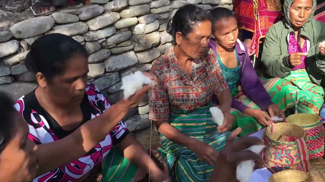 Tei Teligi Belu Atambua : syair pujian memintal kapas menjadi benang