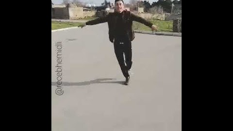 Gənc oğlan  super rəqs👏👏👍😍