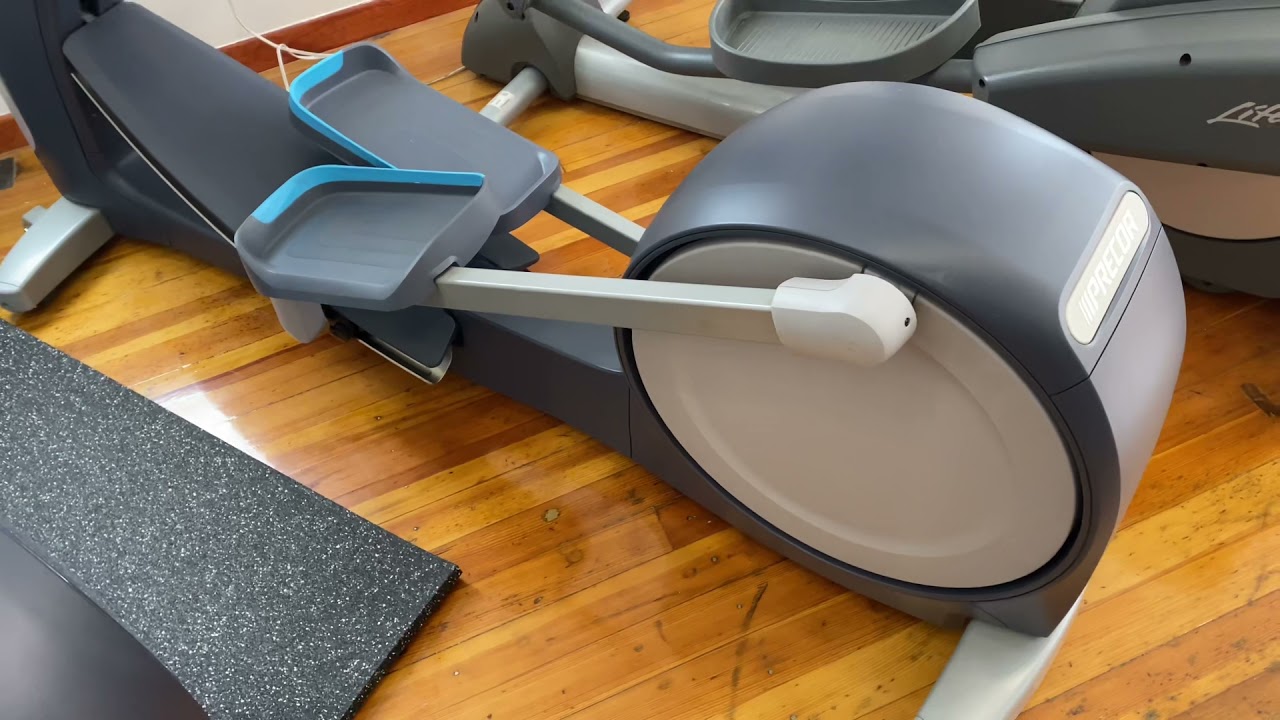 Precor 833 V2 Elliptical P30