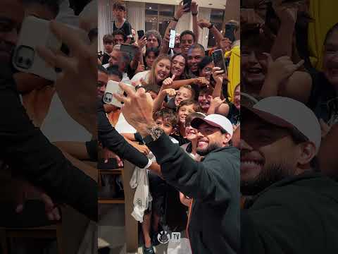Aquela selfie com a criançada do nosso 9️⃣! ✌🏽#VaiCorinthians
