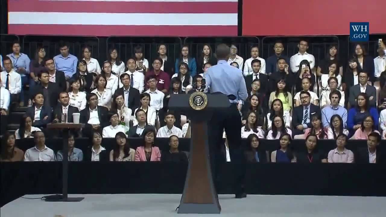 Suboi Rapping With Obama Tổng thống Obama đề nghị Suboi hát rap tiếng Việt - YouTube