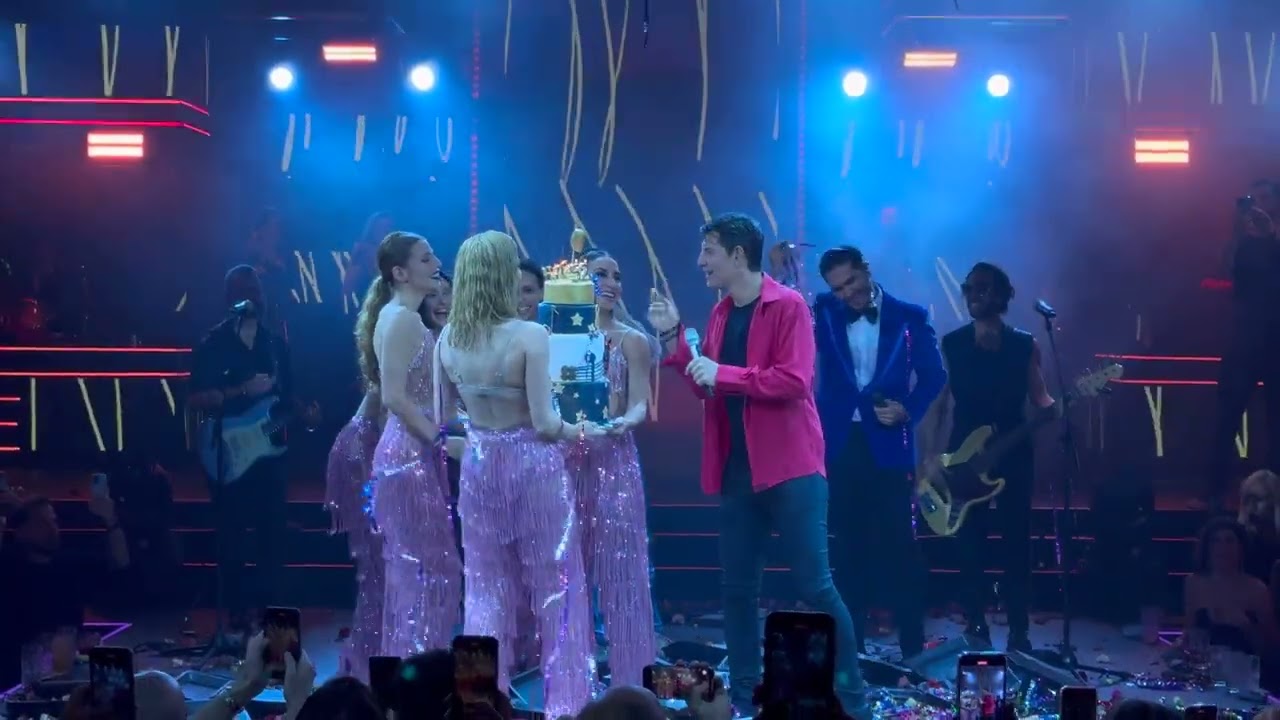 Γενέθλια για τον Σάκη Ρουβά στο Έναστρον