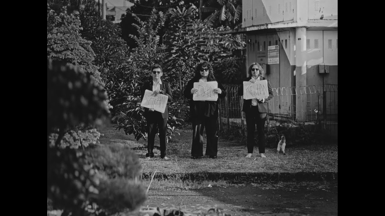 Mad Madmen - Saran & Keluhan (Official Lyric Video)