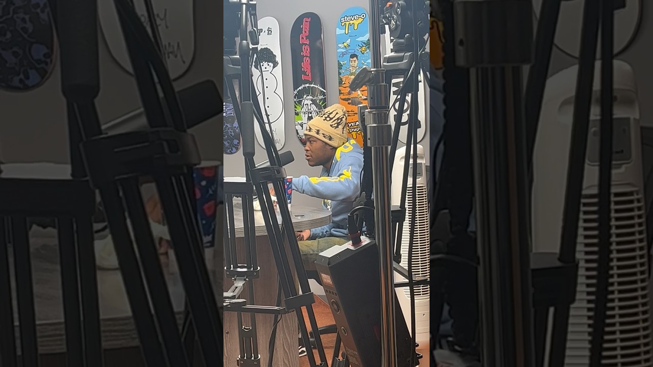 Lil Dump Throws Up on Adam 22 During No Jumper Interview 