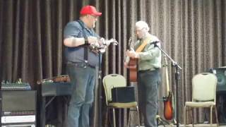 JP Cormier & Eddy Poirier playing Huckleberry Hornpipe at the St. Antoine Fiddle Jam 2017-05-01 chords