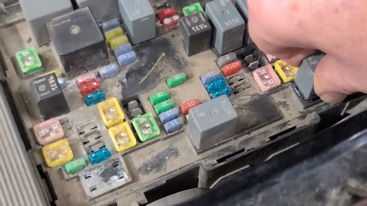 Автомобиль GM 1500 4x4 2007 года выпуска: не заводится. Диагностика неисправности двигателя.