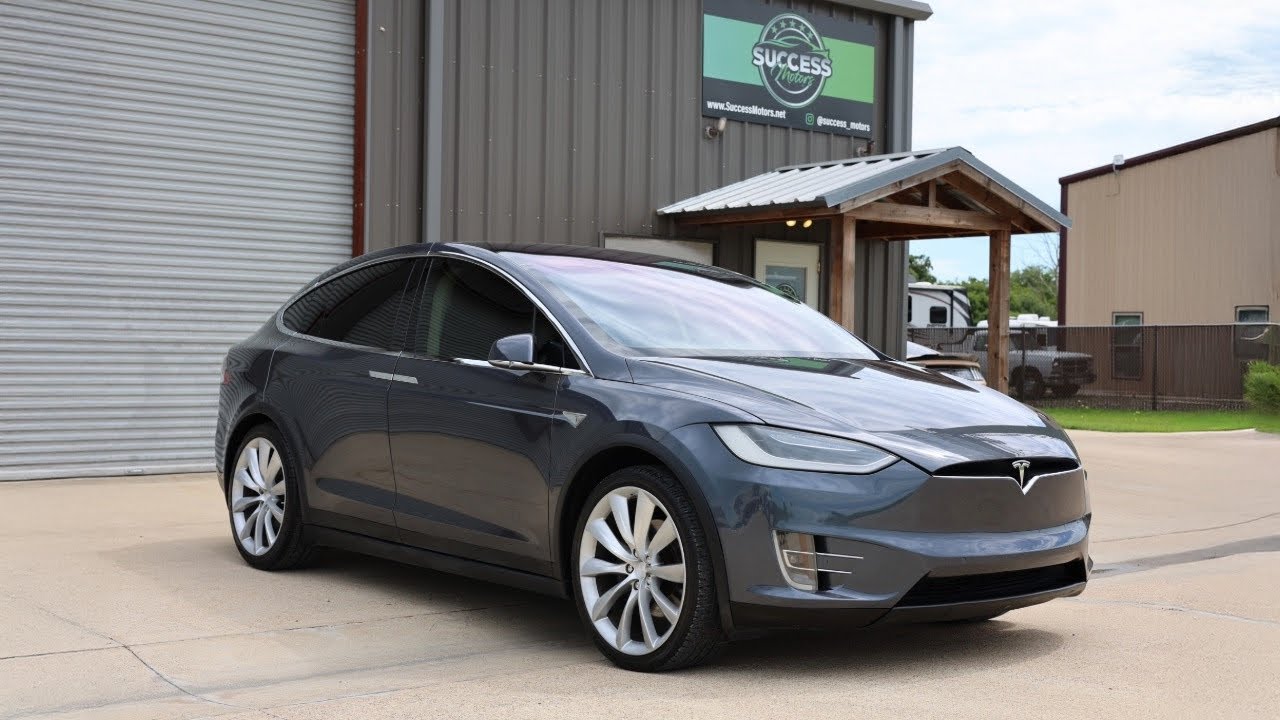 2016 Tesla Model X AWD 90D review and tour**Surprisingly awesome!