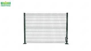 How does the 3D fence installed with peach post