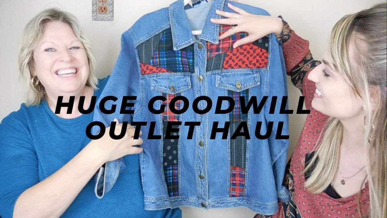 I finally went to the BINS!! Huge Goodwill Outlet Haul (ft. my mom