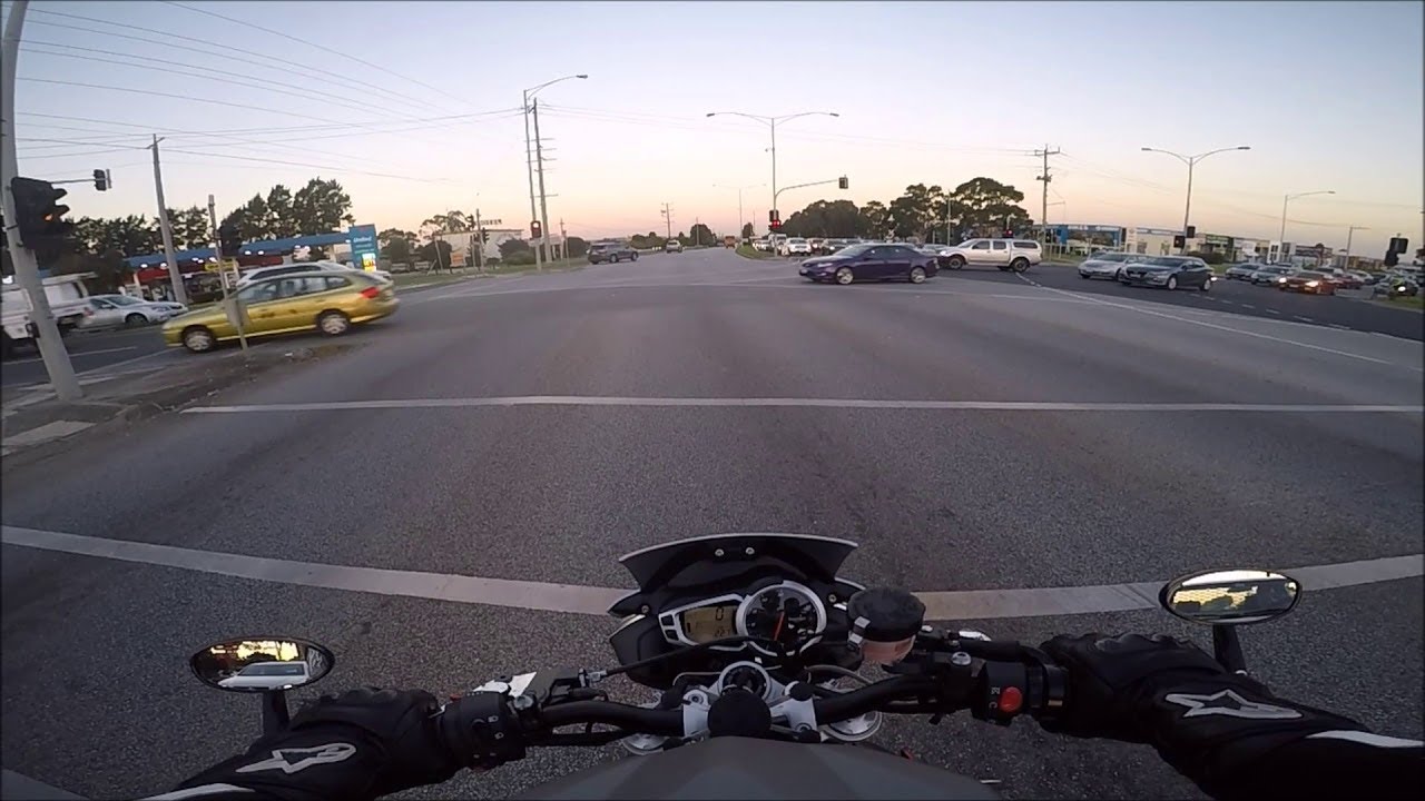Driver Runs Red Light and T-Bones Van || ViralHog - YouTube