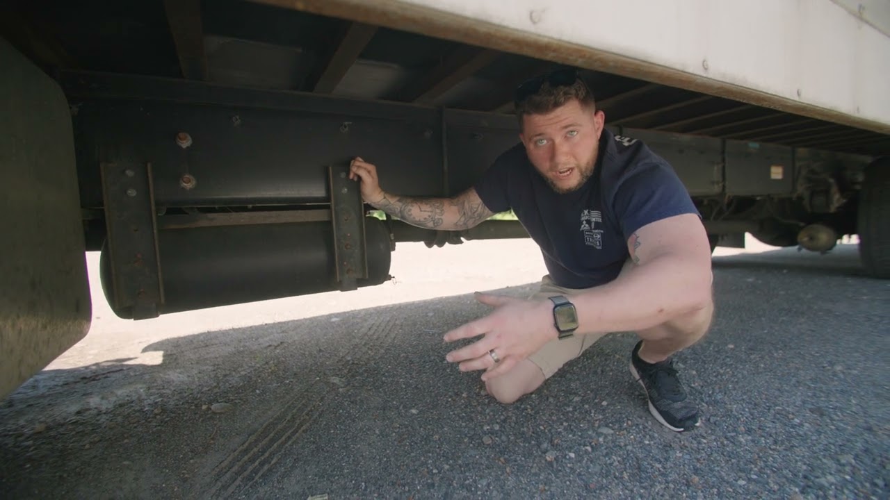 How to Drain Air Tanks on a Hino Truck