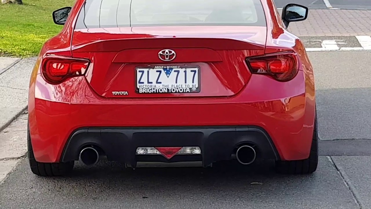 Toyota GT86. Tomei UEL, stock front pipe and Invidia Q300 exhaust.
