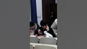 잘생긴 남자만 칠 수 있는 장난 