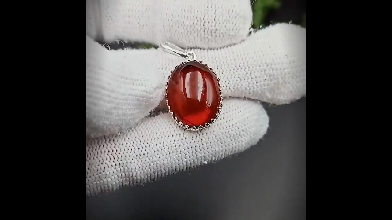Tetibel Deep Red Amber & Sterling Silver Pendant | Bernstein & Silber Anhänger