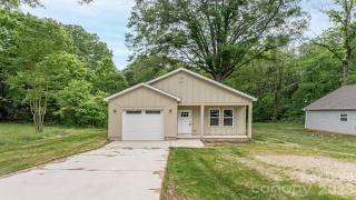 1019 N Ransom Street, Gastonia, NC Presented by Christy Solomon.