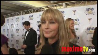 Download Lagu BO DEREK (Still a 10) Interview at 'Night Of 100 Stars' 2010 MP3